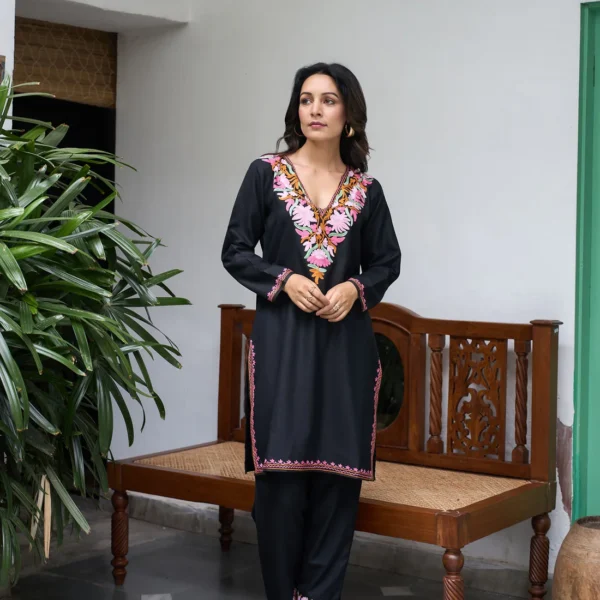 Nigeen Kashmiri Aari Black Co-ord set